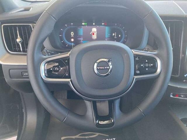 Volvo XC60 PLUS DARK B4 MHEV OPEN DAK-STANDVERWARMING