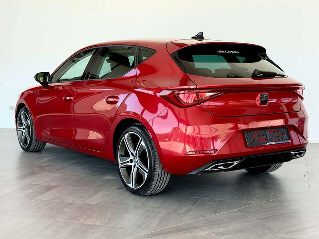 Seat Leon 2.0TDI FR DSGCOCKPITCARPLAYJANTES18CAMERAPDC