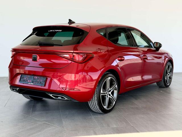 Seat Leon 2.0TDI FR DSGCOCKPITCARPLAYJANTES18CAMERAPDC