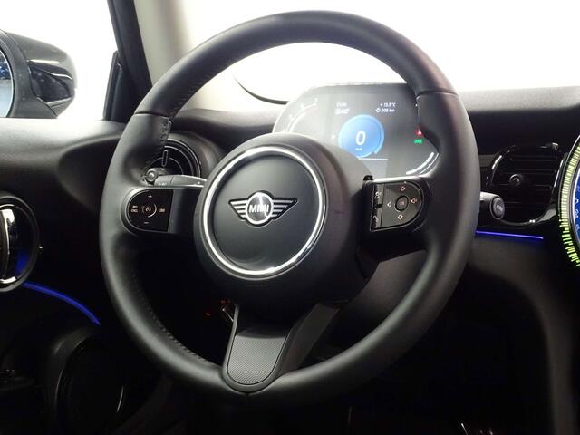Mini Cooper DCT NAVI PRO-FULL LED-CRUISE-PARKING