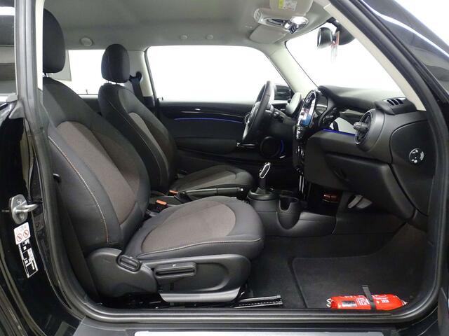 Mini Cooper DCT NAVI PRO-FULL LED-CRUISE-PARKING