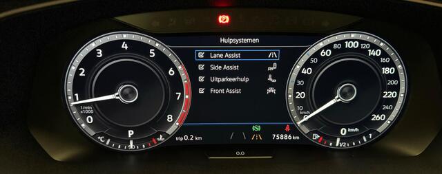 Volkswagen Tiguan 2.0 TSI 4Motion 3x R-Line 220PK Pano Trekhaak Keyless