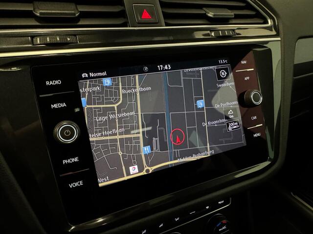 Volkswagen Tiguan 2.0 TSI 4Motion 3x R-Line 220PK Pano Trekhaak Keyless