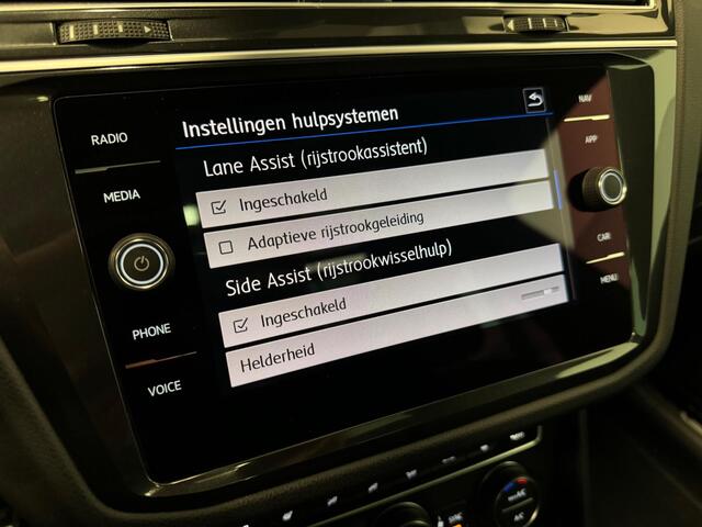 Volkswagen Tiguan 2.0 TSI 4Motion 3x R-Line 220PK Pano Trekhaak Keyless