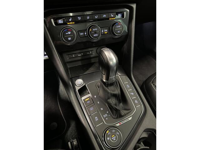 Volkswagen Tiguan 2.0 TSI 4Motion 3x R-Line 220PK Pano Trekhaak Keyless