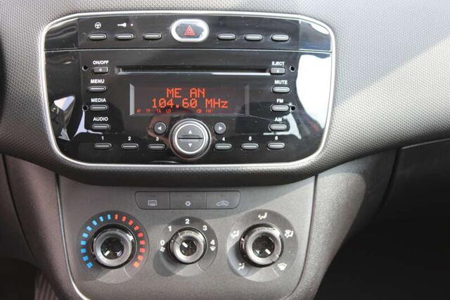Fiat Punto 1.2i Street met 2 JAAR garantie=UNIEK in Belgi�