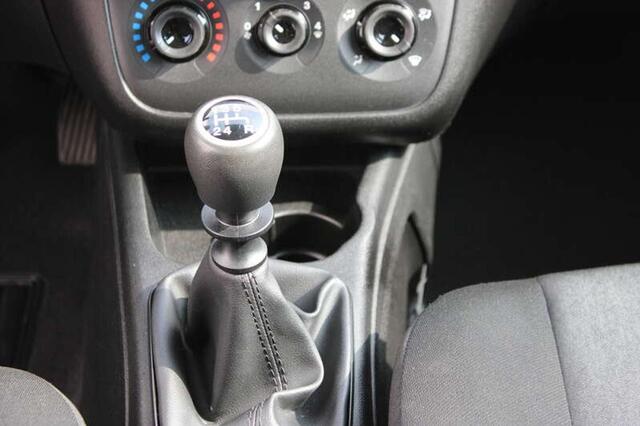 Fiat Punto 1.2i Street met 2 JAAR garantie=UNIEK in Belgi�