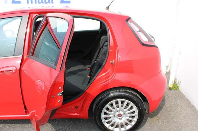 Fiat Punto 1.2i Street met 2 JAAR garantie=UNIEK in Belgi�