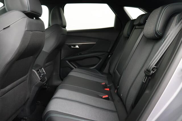 Peugeot 3008 ALLURE 1.2 PURETECH ALLURE 1.2 PURETECH  + GPS + CARPLAY + CAMERA + PDC + CRUISE + ALU 18