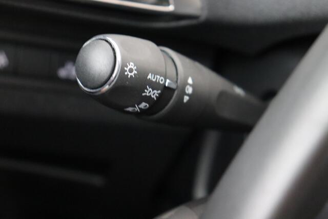 Peugeot 3008 ALLURE 1.2 PURETECH ALLURE 1.2 PURETECH  + GPS + CARPLAY + CAMERA + PDC + CRUISE + ALU 18