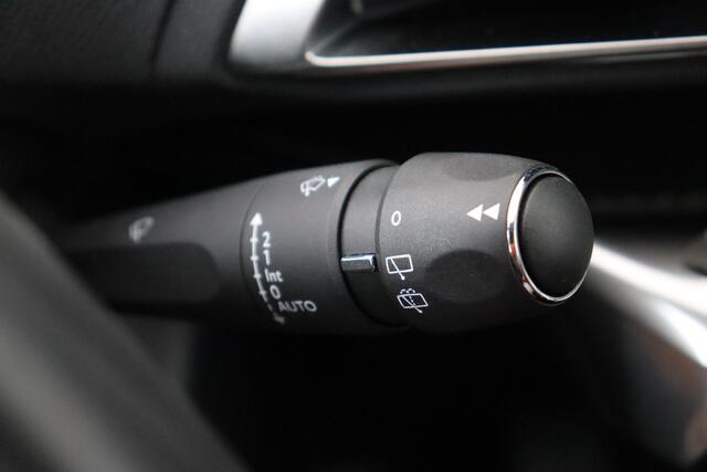 Peugeot 3008 ALLURE 1.2 PURETECH ALLURE 1.2 PURETECH  + GPS + CARPLAY + CAMERA + PDC + CRUISE + ALU 18