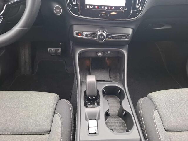 Volvo XC40 Core, B3 Mild Hybrid, Essence