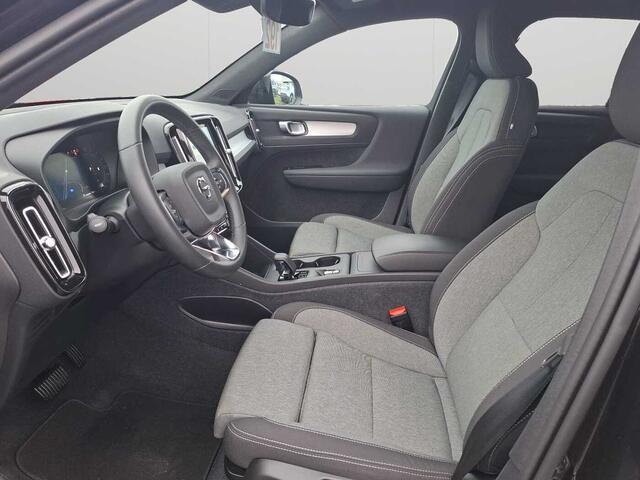 Volvo XC40 Core, B3 Mild Hybrid, Essence