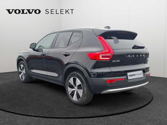 Volvo XC40 Core, B3 Mild Hybrid, Essence