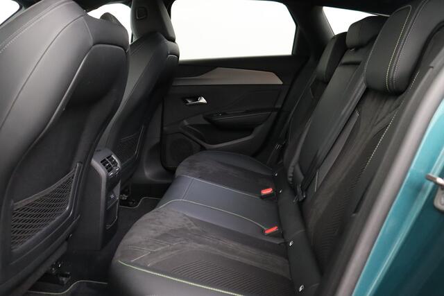 Peugeot 308 SW GT 1.2 PURETECH EAT8 SW GT 1.2 PURETECH EAT8 + A/T + GPS + CARPLAY + LEDER/ALCANTARA + CAMERA + PDC + CRUISE + ALU