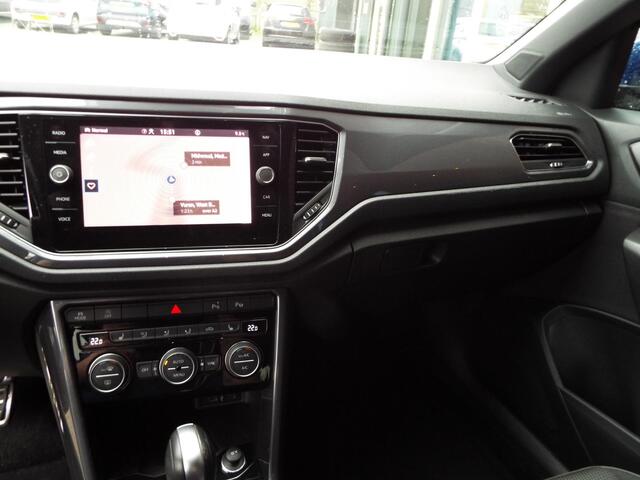 Volkswagen T-ROC 1.5 TSI Sport Business R AUTOMAAT-TREKHAAK-CARPLAY-NAP-BOVAG
