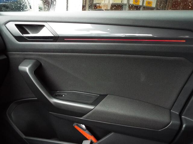 Volkswagen T-ROC 1.5 TSI Sport Business R AUTOMAAT-TREKHAAK-CARPLAY-NAP-BOVAG