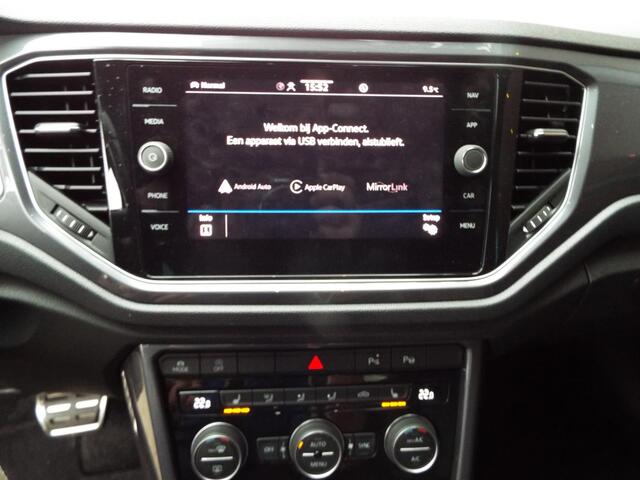 Volkswagen T-ROC 1.5 TSI Sport Business R AUTOMAAT-TREKHAAK-CARPLAY-NAP-BOVAG