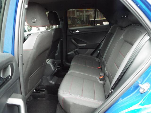 Volkswagen T-ROC 1.5 TSI Sport Business R AUTOMAAT-TREKHAAK-CARPLAY-NAP-BOVAG
