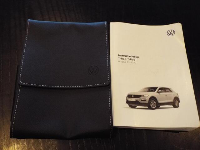Volkswagen T-ROC 1.5 TSI Sport Business R AUTOMAAT-TREKHAAK-CARPLAY-NAP-BOVAG