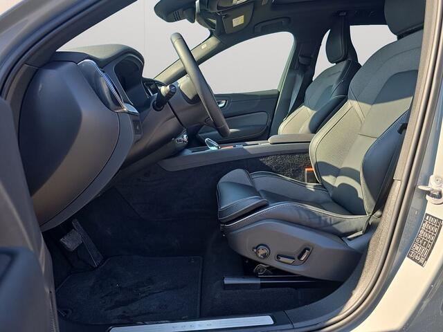 Volvo XC60 II XC60 Plus, B4 Mild-Hybrid, Benzin, Dark