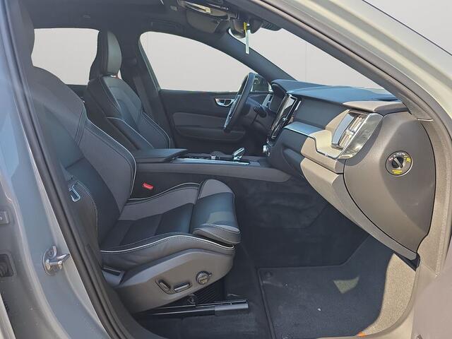 Volvo XC60 II XC60 Plus, B4 Mild-Hybrid, Benzin, Dark