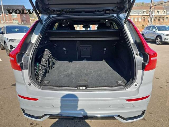 Volvo XC60 II XC60 Plus, B4 Mild-Hybrid, Benzin, Dark