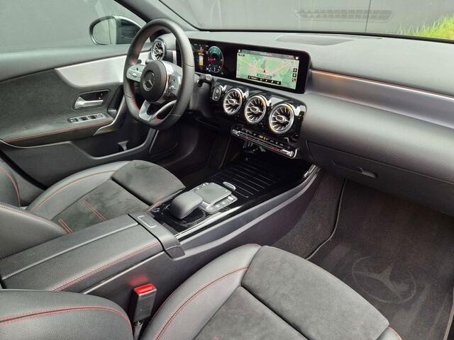 Mercedes-Benz A-Klasse 180 dAUT.AMG PAKKETNIGHTPAKKETLEDCAMERADABPTS