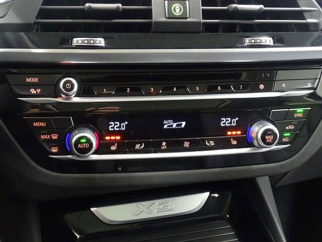 BMW X3 18dA SDrive NAVI PRO-CUIR-KEYLESS-TOIT PANO-HUD