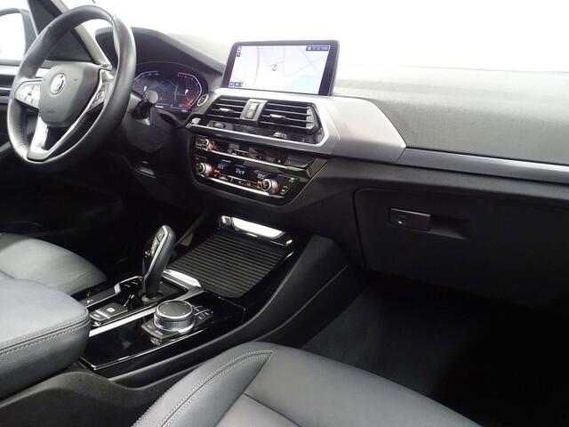 BMW X3 18dA SDrive NAVI PRO-CUIR-KEYLESS-TOIT PANO-HUD