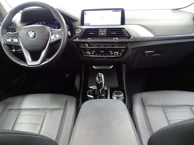 BMW X3 18dA SDrive NAVI PRO-CUIR-KEYLESS-TOIT PANO-HUD