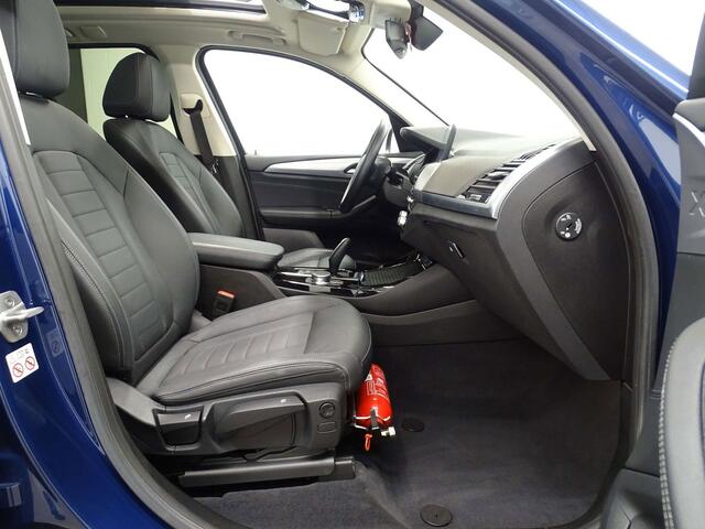 BMW X3 18dA SDrive NAVI PRO-CUIR-KEYLESS-TOIT PANO-HUD