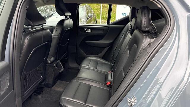 Volvo XC40 Momentum Pro T3 3YEAR WARRANTY