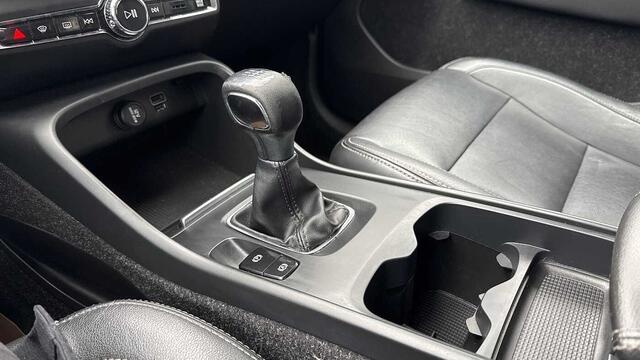 Volvo XC40 Momentum Pro T3 3YEAR WARRANTY