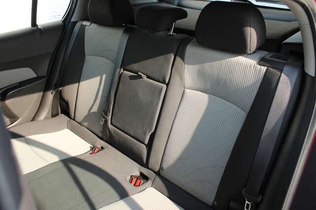 Chevrolet Cruze 1.6i Airco met 2 JAAR garantie=UNIEK in Belgi�
