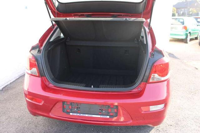 Chevrolet Cruze 1.6i Airco met 2 JAAR garantie=UNIEK in Belgi�