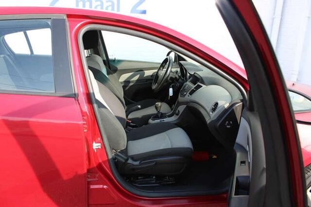 Chevrolet Cruze 1.6i Airco met 2 JAAR garantie=UNIEK in Belgi�