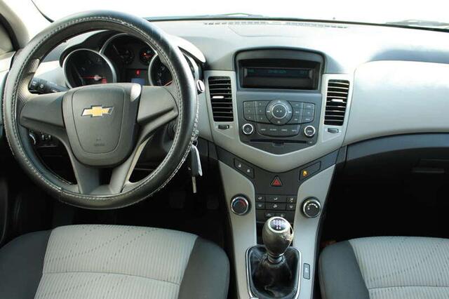 Chevrolet Cruze 1.6i Airco met 2 JAAR garantie=UNIEK in Belgi�