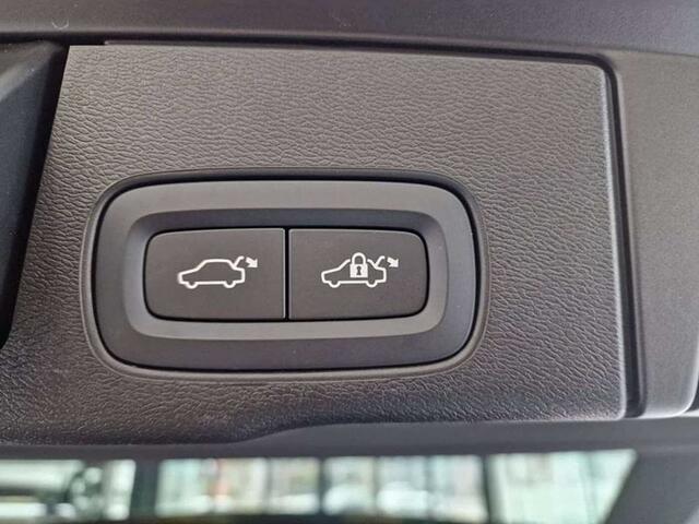 Volvo XC60 PLUS DARK B4 HYBRID BENZINE AUTOMAAT