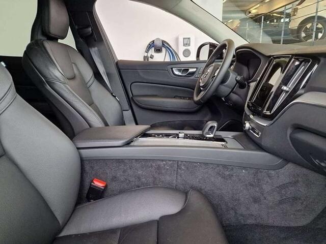 Volvo XC60 PLUS DARK B4 HYBRID BENZINE AUTOMAAT