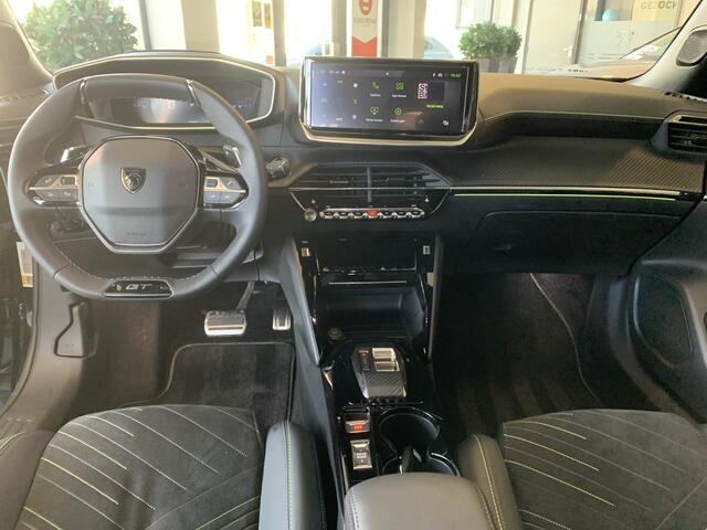 Peugeot 2008 1.2 PureTech 130 GT Automaat Alacantara Pakket-Camera Pakket-Telefoonlader