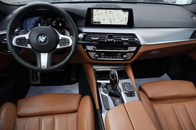 BMW 5-Serie 520 Touring dXA M-Pack Pano Navi CruiseC Garantie