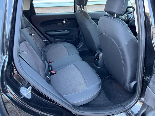 Mini Clubman Mini 1.5 One Pepper Serious Business | cruise | navi | PDC | trekhaak