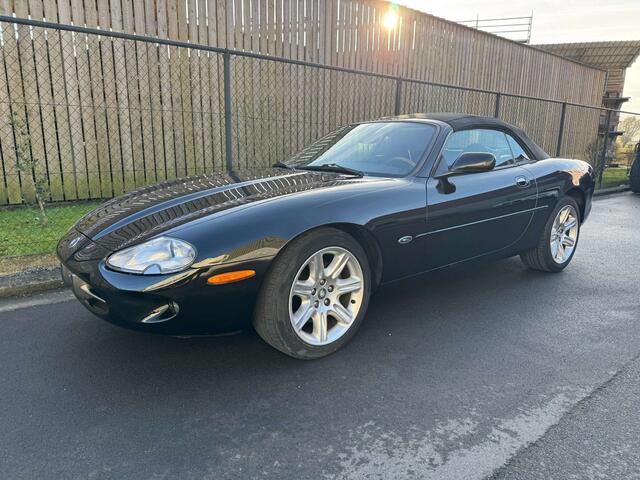 Jaguar XK XK8 4.0i V8 32v Convertible Matching numbers