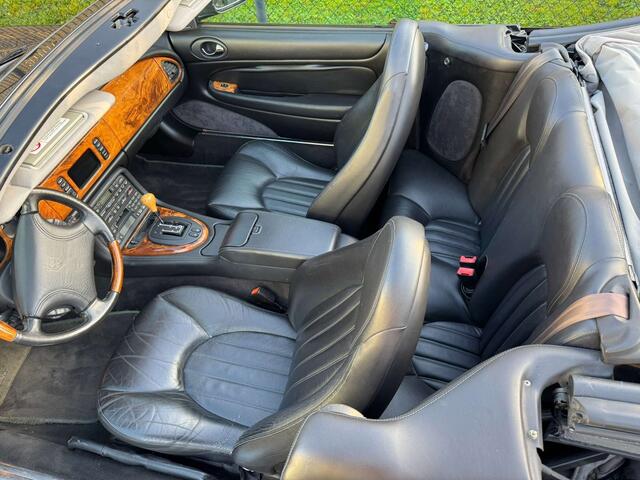 Jaguar XK XK8 4.0i V8 32v Convertible Matching numbers