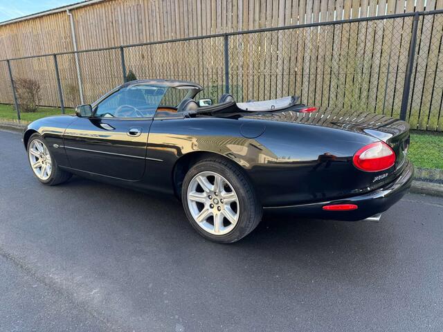 Jaguar XK XK8 4.0i V8 32v Convertible Matching numbers