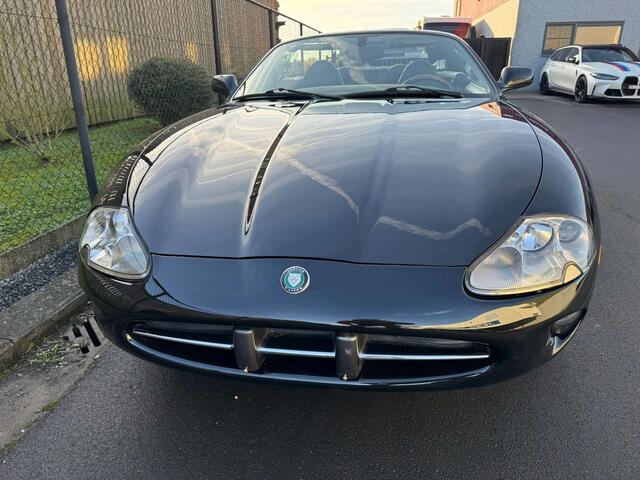 Jaguar XK XK8 4.0i V8 32v Convertible Matching numbers