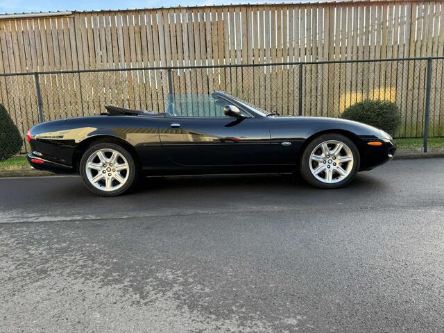 Jaguar XK XK8 4.0i V8 32v Convertible Matching numbers