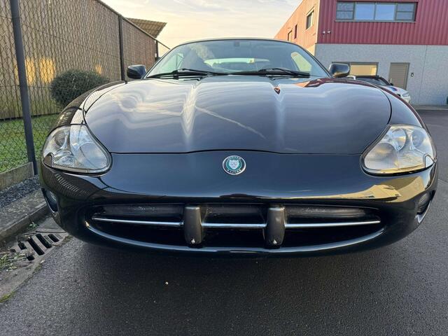 Jaguar XK XK8 4.0i V8 32v Convertible Matching numbers