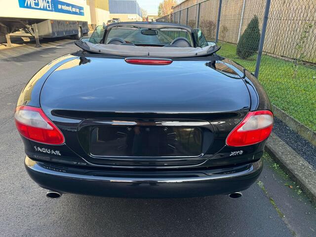 Jaguar XK XK8 4.0i V8 32v Convertible Matching numbers